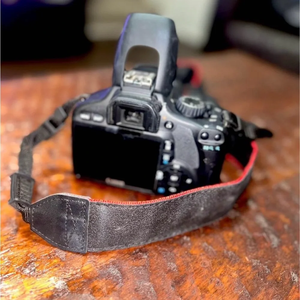 Canon EOS Rebel T2i Camera